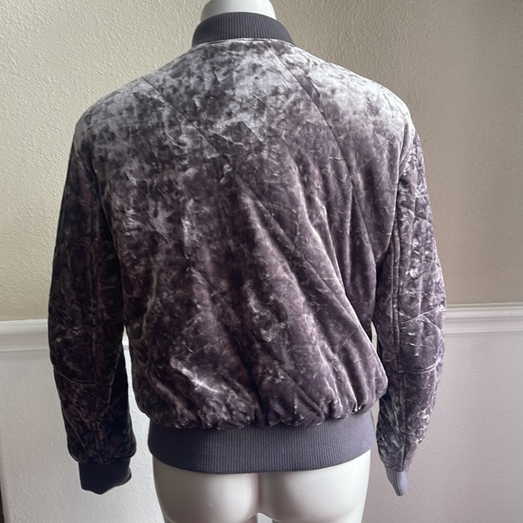grey quilted velvet bomber jacket size M - Picture 3 of 4